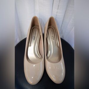 NWOT Comfort Plus by Predictions Women's Nude Pumps - Size 5 1/2